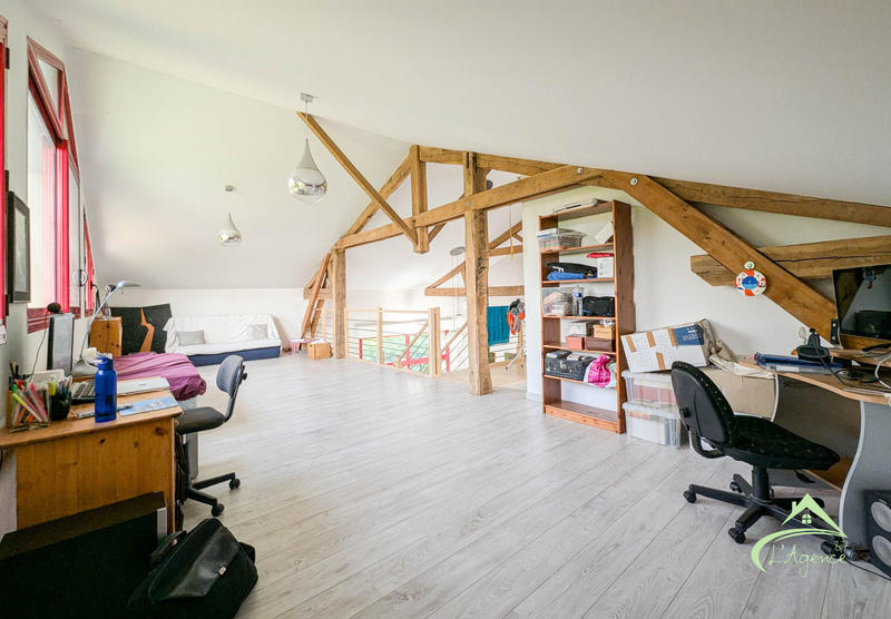 Maison - 261 m² - 8 pièces