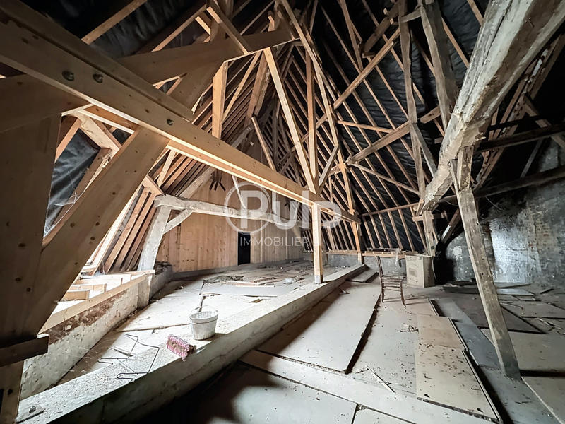 Maison - 200 m² - 12 pièces