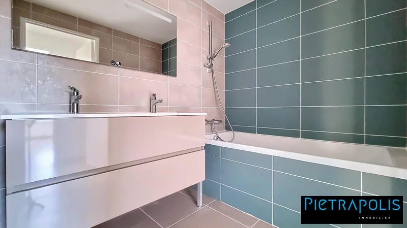 Appartement - 93 m² - 4 pièces