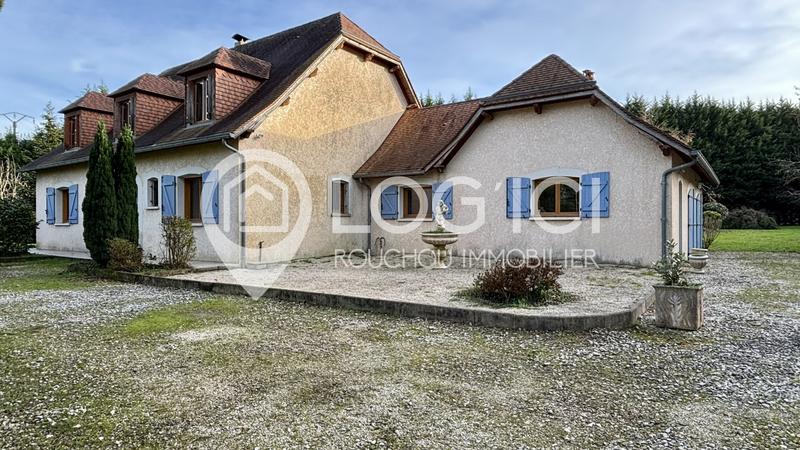Maison - 202 m² - 7 pièces