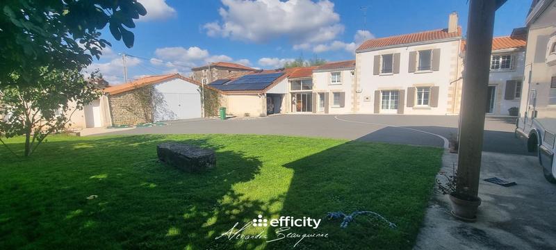 Maison - 258 m² - 11 pièces