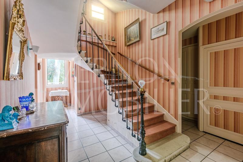 Maison ancienne - 202 m² - 8 pièces