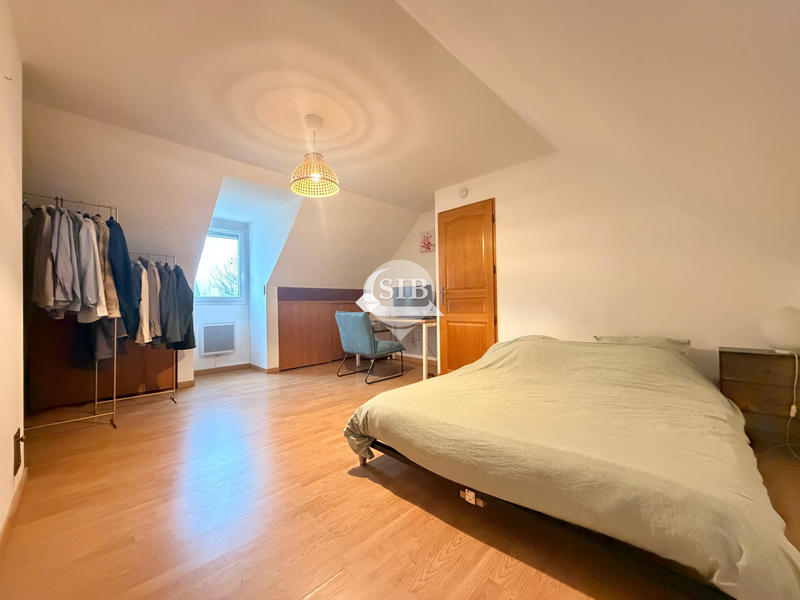 Maison traditionnelle - 122 m² - 6 pièces