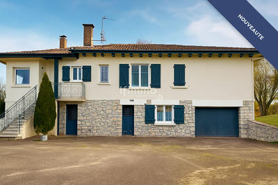 Demeure - 200 m² - 9 pièces