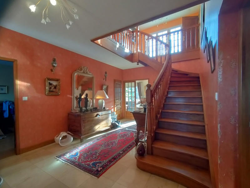 Maison - 178 m² - 9 pièces