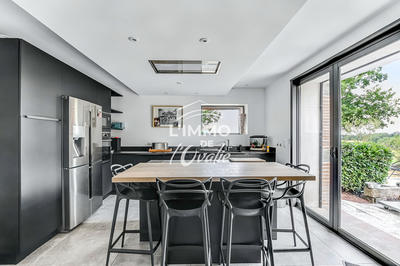 Maison - 282 m² - 8 pièces