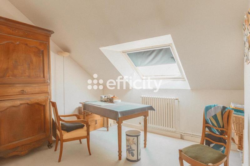 Maison - 210 m² - 8 pièces