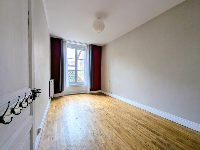 Appartement - 92 m² - 3 pièces