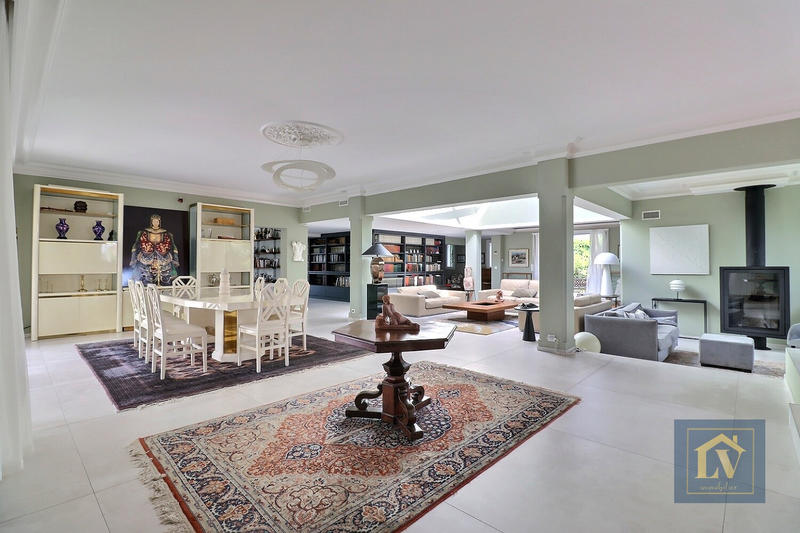 Maison d'architecte - 318 m² - 5 pièces