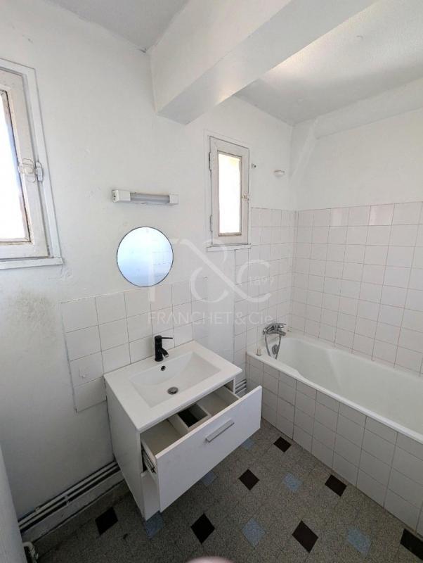 Appartement - 90 m² - 5 pièces