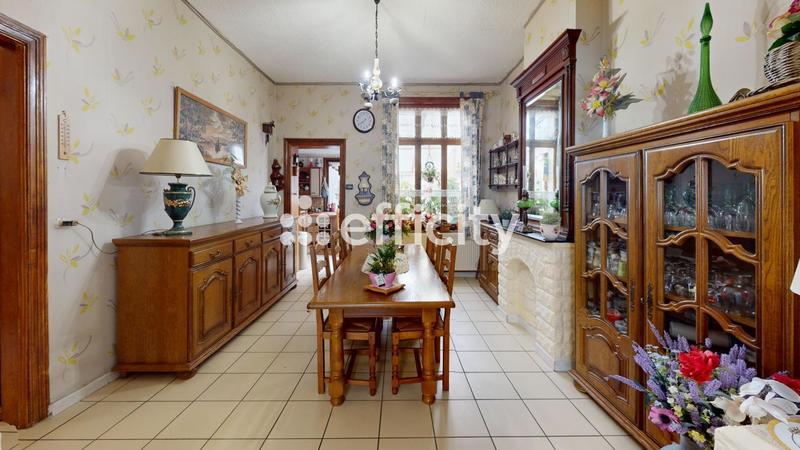 Maison - 190 m² - 8 pièces