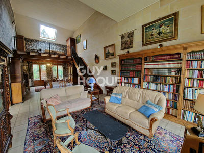 Maison - 210 m² - 8 pièces