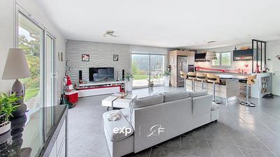 Maison - 94 m² - 4 pièces