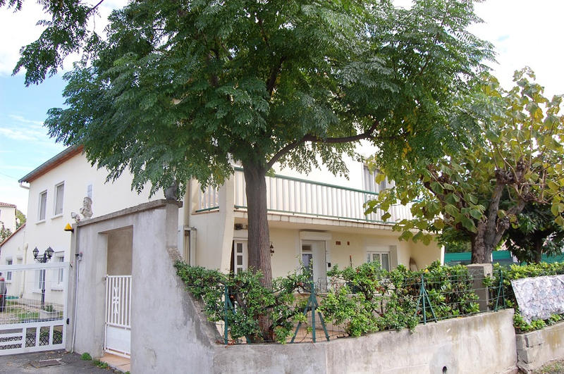 Maison - 240 m² - 10 pièces