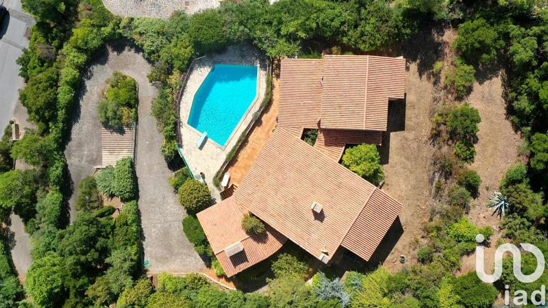 Maison - 180 m² - 6 pièces