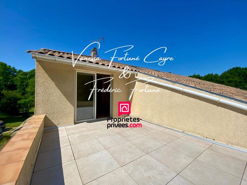 Maison - 325 m² - 10 pièces