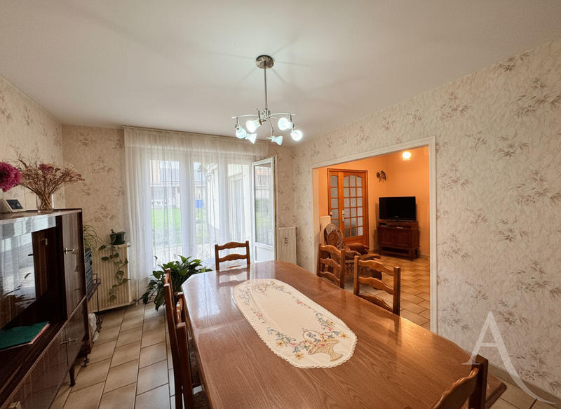 Maison - 100 m² - 6 pièces