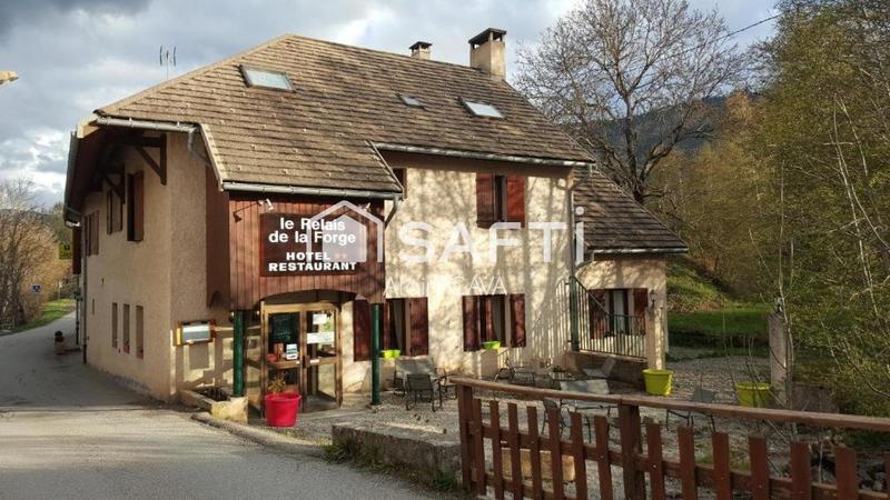 Local commercial - 4 000 m² - 17 pièces