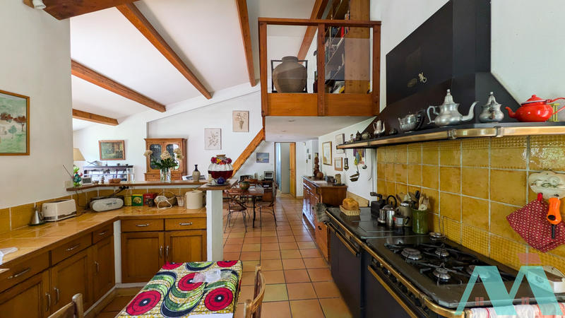 Maison - 181 m² - 7 pièces