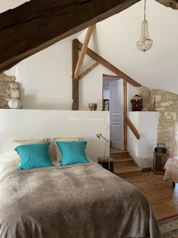 Maison - 213 m² - 7 pièces