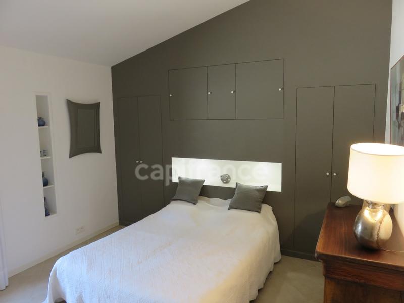 Villa - 293 m² - 10 pièces