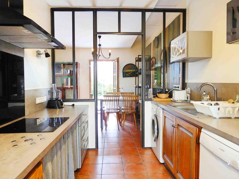 Propriété - 530 m² - 18 pièces