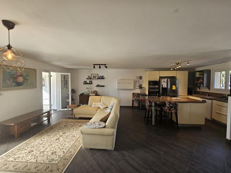 Maison traditionnelle - 116 m² - 6 pièces