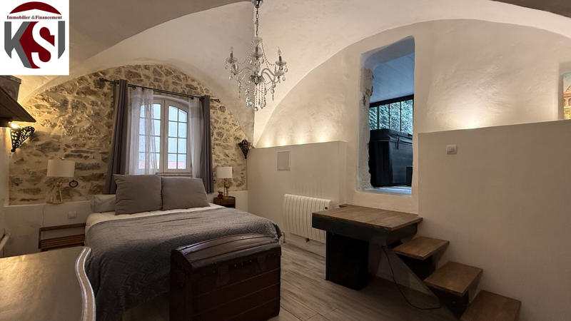 Maison - 244 m² - 6 pièces