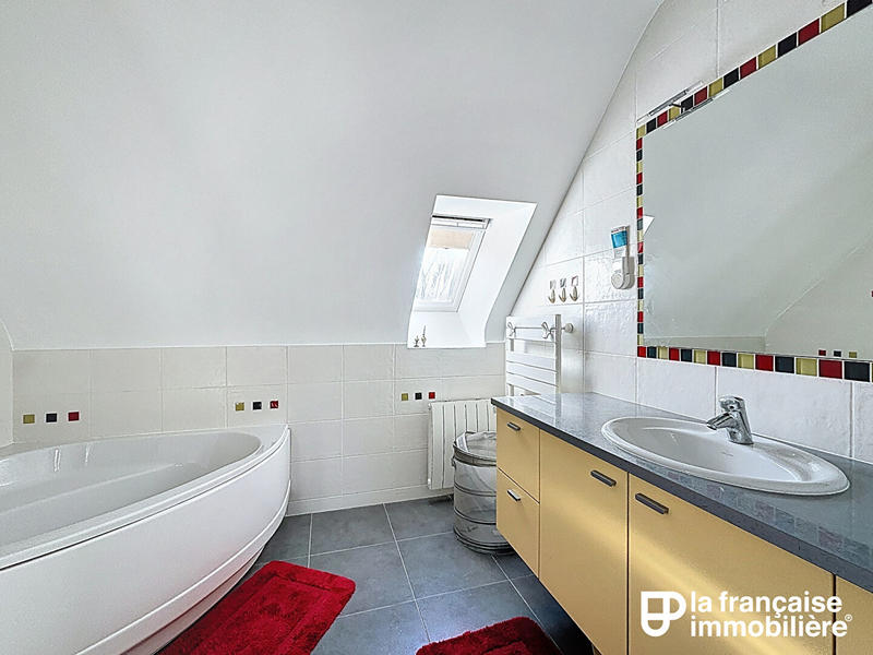 Maison - 153 m² - 7 pièces