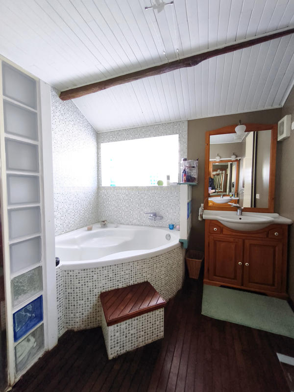 Maison - 181 m² - 7 pièces