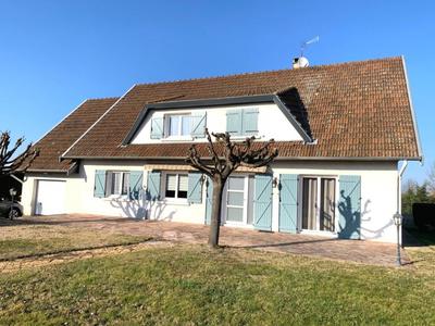 Maison traditionnelle - 194 m² - 8 pièces