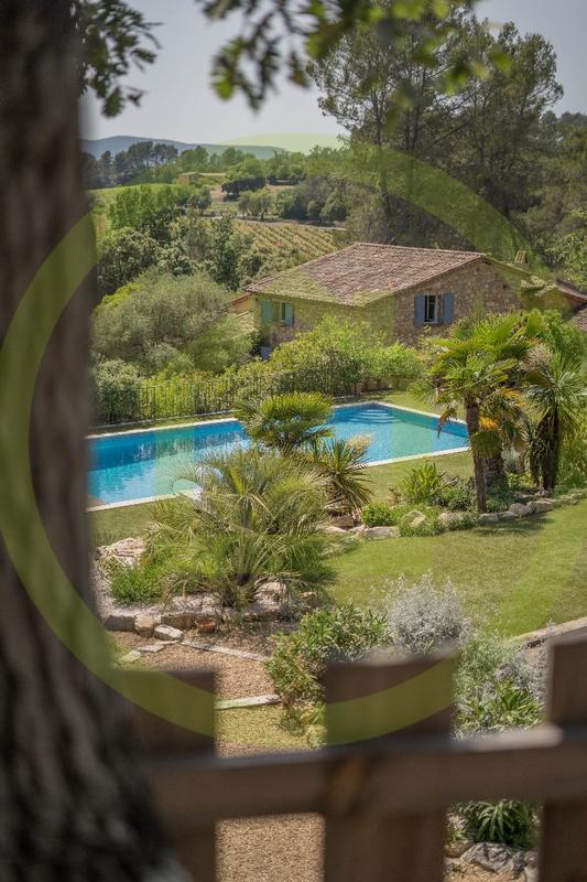 Villa - 300 m² - 6 pièces