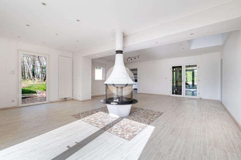 Maison - 427 m² - 14 pièces