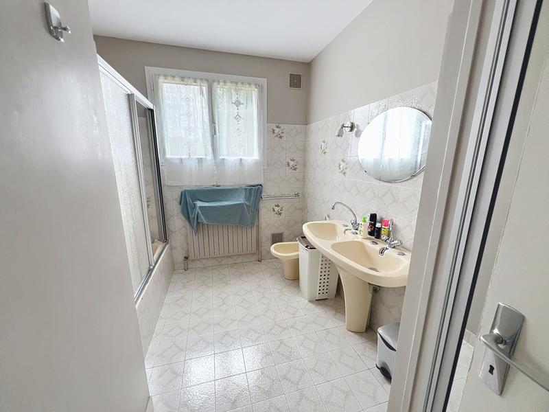 Maison traditionnelle - 130 m² - 6 pièces