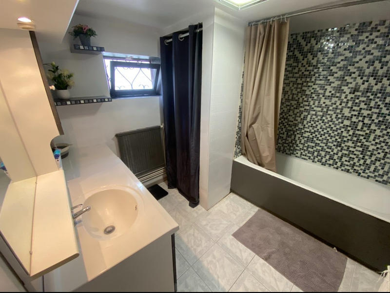 Maison traditionnelle - 85 m² - 4 pièces