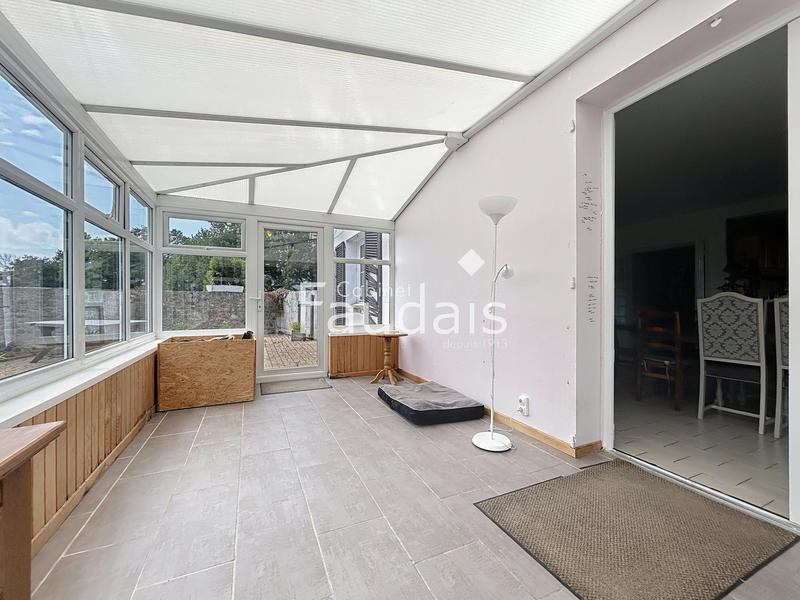 Maison - 233 m² - 10 pièces