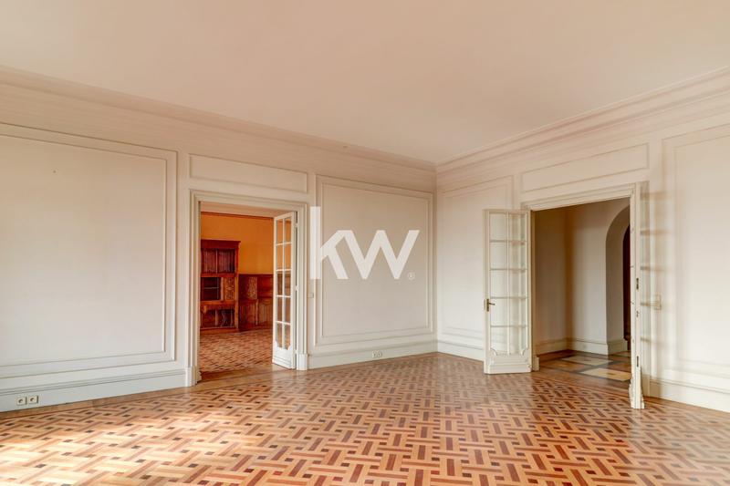 Appartement - 242 m² - 4 pièces