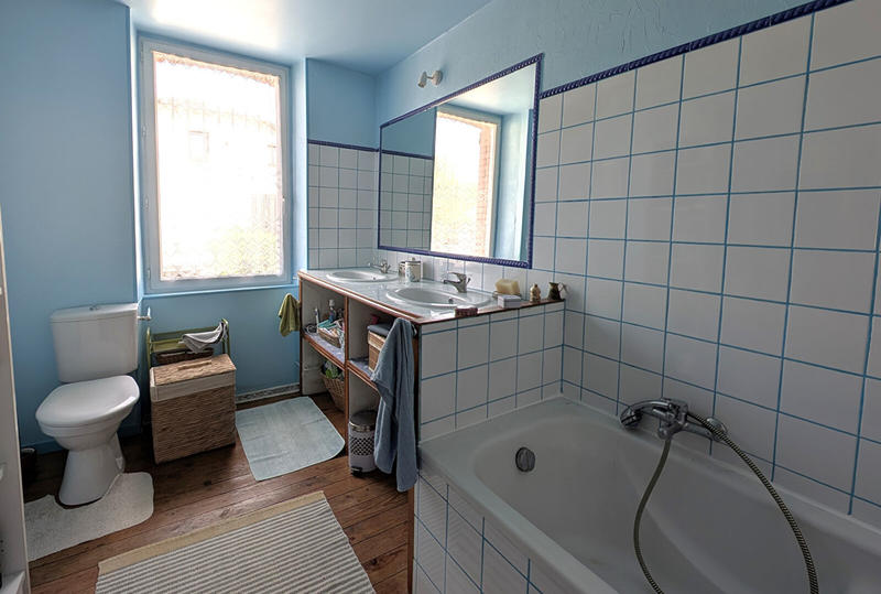 Maison - 203 m² - 6 pièces