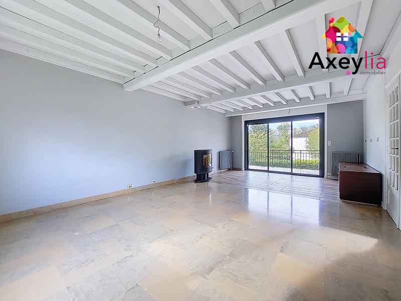 Maison - 240 m² - 10 pièces