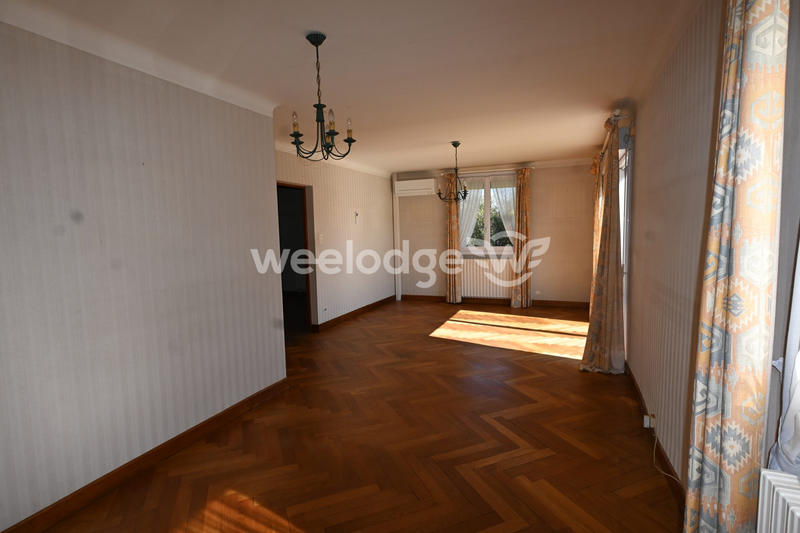 Maison - 123 m² - 10 pièces