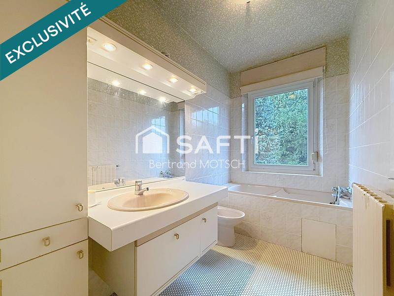 Maison - 162 m² - 12 pièces