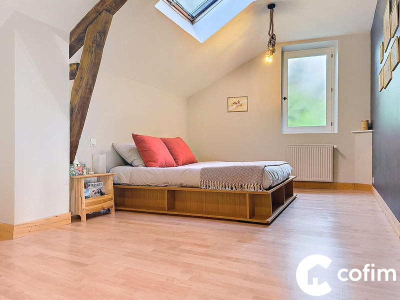 Maison - 343 m² - 10 pièces