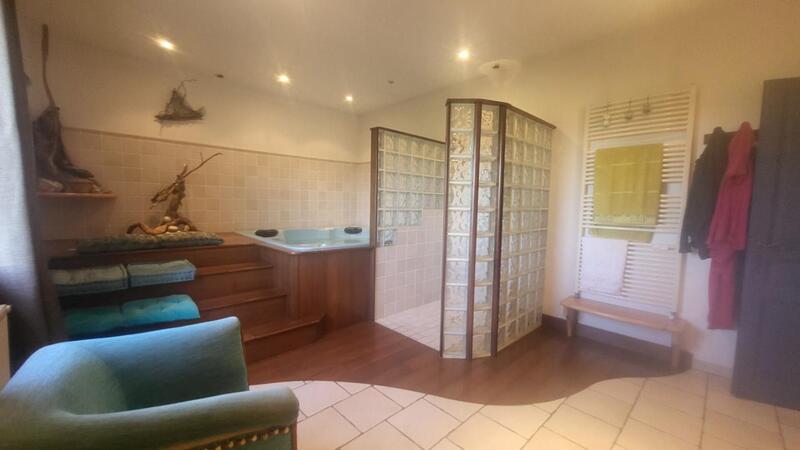 Maison - 255 m² - 10 pièces