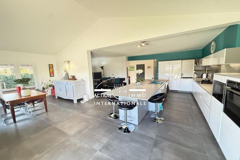 Propriété - 159 m² - 6 pièces