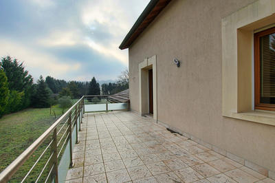 Maison - 337 m² - 5 pièces