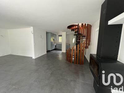 Maison - 96 m² - 5 pièces