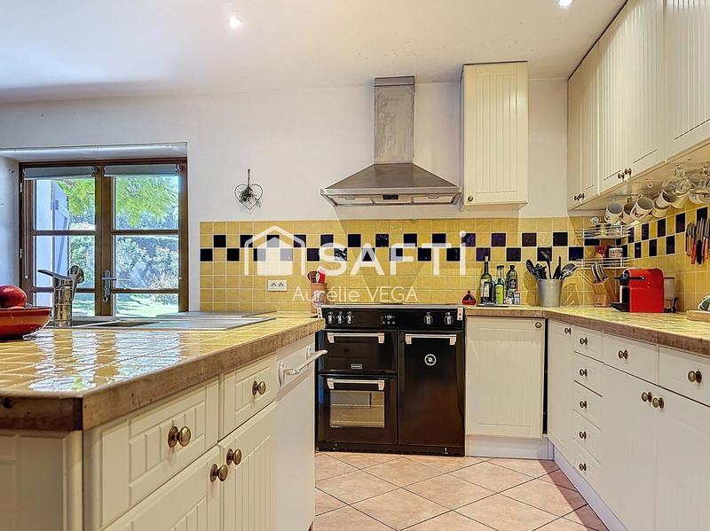 Maison - 275 m² - 7 pièces