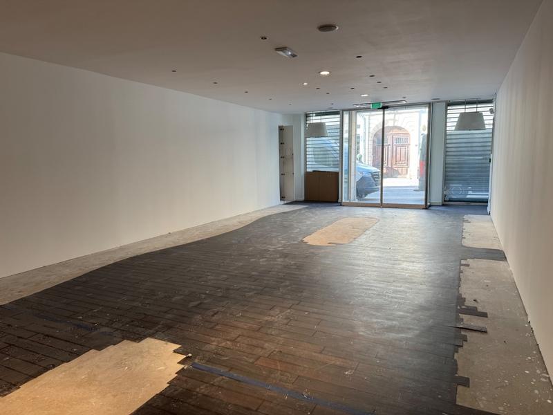 Local commercial - 230 m² - 2 pièces