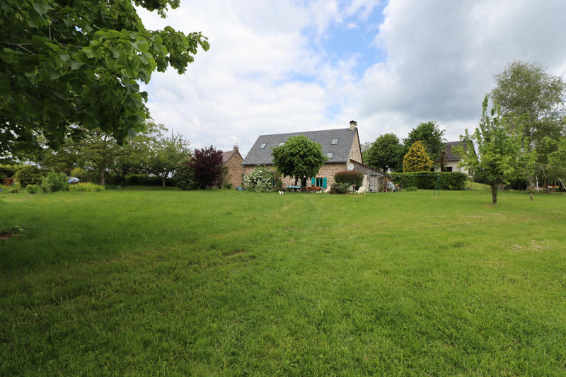 Propriété - 195 m² - 8 pièces