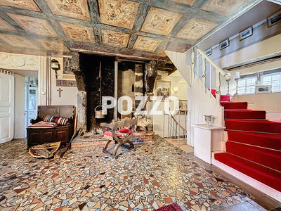 Maison - 439 m² - 16 pièces